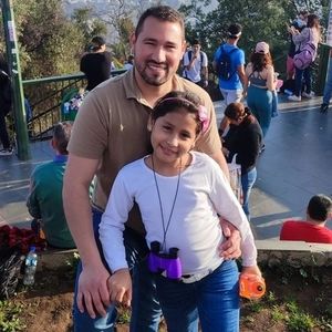 Meet your Posher, Carlos